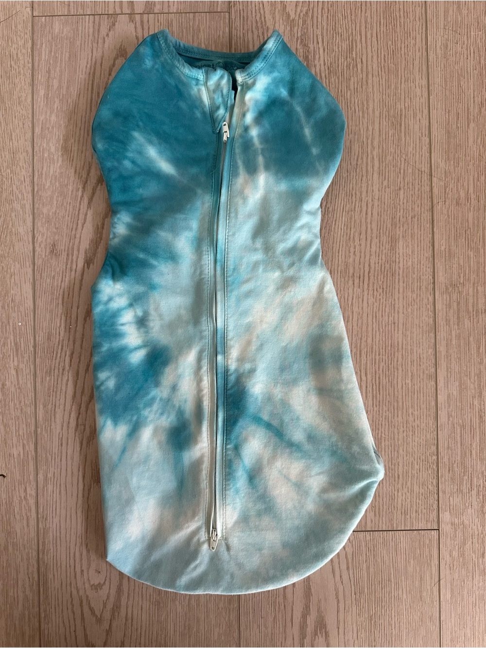 Happiest baby swaddle - snoo tie-dye